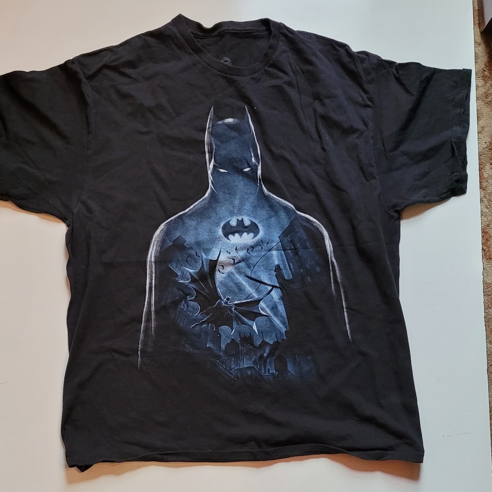 DC comics BATMAN tshirt XL